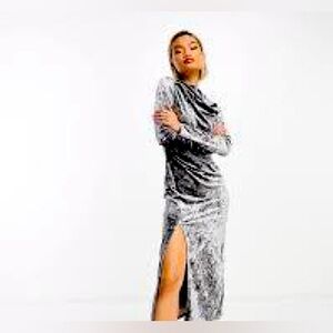 Brand new with rages &Other Stories velvet dress size medium